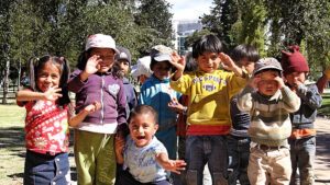 800px-Happy_Children_Playing_Kids